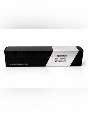 IL Makiage 100 Foundation Blending Brush Professional Makeup Tool New Box